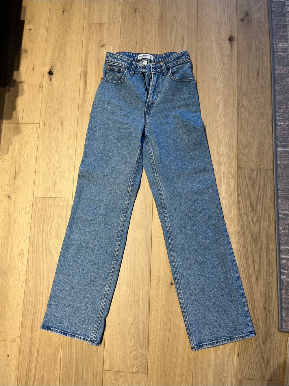 Abercrombie The 90's Relaxed Jean Curve Love